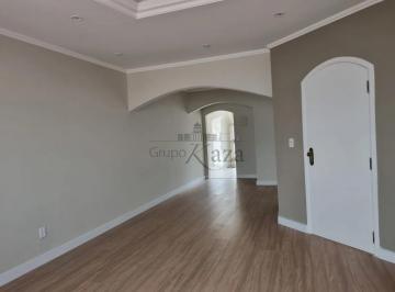 Casa · 160m² · 3 Quartos · 2 Vagas · Oportunidade - Casa em Condomínio - Urbanova - Residencial Portal da Serra - 3 Dormitórios - 162m².