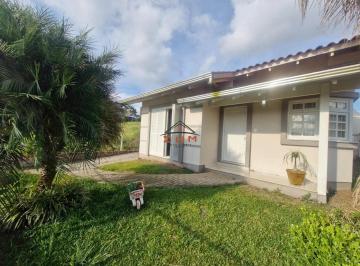 Casa · 100m² · 2 Quartos · 4 Vagas · Casa à venda em Farroupilha, bairro Imigrante, 2 dormitórios, churrasqueira e 3 vagas de garagem.