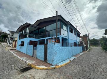 Casa · 170m² · 6 Quartos · 2 Vagas · Casa à venda em São José, Farroupilha - 4 Dormitórios, Suíte, Churrasqueira