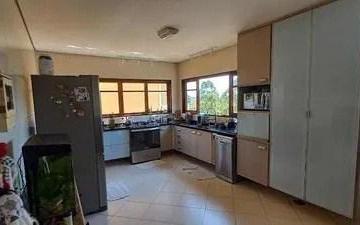 Casa · 550m² · 5 Quartos · 2 Vagas · Casa à venda no Embu das Artes com 550m² 5 dormitórios 4 suítes 7 banheiros 2 vagas.