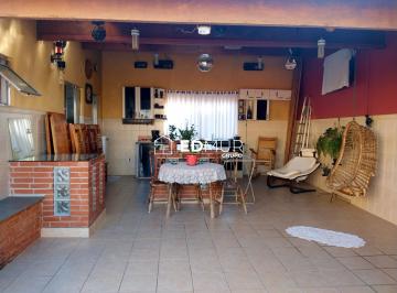 Casa · 380m² · 3 Quartos · Casa à venda - em Cerâmica