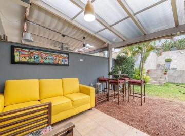 Casa · 160m² · 3 Quartos · 3 Vagas · Casa com 3 dormitórios, suíte, pátio com spa, 3 vagas, Rua do Pampa - Ecoville