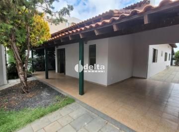 Casa · 360m² · 4 Quartos · 4 Vagas · Casa residencial com 4 quartos sendo 1 suíte disponível para locação e venda no bairro Santa Mônica 