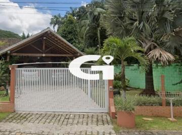 Casa · 250m² · 4 Quartos · 2 Vagas · Oportunidade em Morretes: Casa com Piscina, Spa Aquecido e 4 Quartos perto do Ce