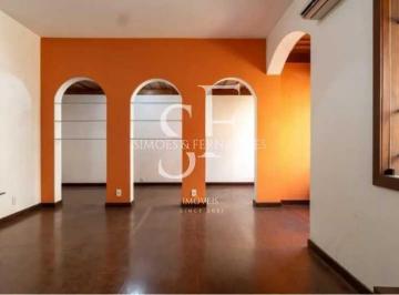 Casa · 459m² · 3 Quartos · 2 Vagas · Tijuca - Rua dos Araújos. Casa Tríplex com 3 quartos, 2 suítes e garagem para 3