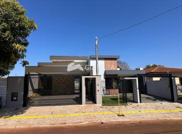 Casa · 150m² · 2 Quartos · 2 Vagas · Casa com piscina à venda em ótima localização na VILA BECKER, TOLEDO - PR