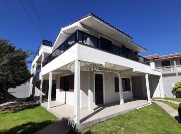 Casa · 350m² · 4 Quartos · 4 Vagas · Casa a 50 metros do Mar à venda em Ingleses do Rio Vermelho