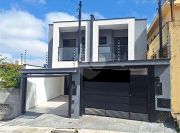 Casa de 3 quartos, São Paulo · Sobrado com 3 dormitórios, quintal e 2 vagas à venda na Penha de França