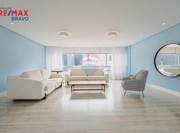 Apartamento · 155m² · 3 Quartos · 2 Vagas · Apartamento no Alto da Glória, 155m2, 3 quartos (1 suíte), 2 vagas de garagem, com vista incrível.