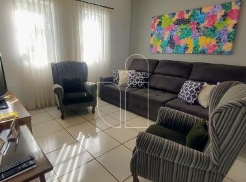 Casa · 220m² · 4 Quartos · Casa em Jardim Maria Izabel  -  Marília