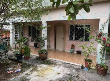 Casa · 52m² · 2 Quartos · 3 Vagas · Casa a venda com 2 quartos sendo 1 suite no Laranjal em SG