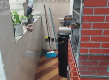 Casa · 250m² · 6 Quartos · 2 Vagas · Casa com 4 moradias à venda no Engenho Novo em Barueri – ideal para renda com aluguel