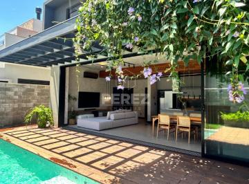 Casa · 312m² · 3 Quartos · 2 Vagas · Sobrado no Condomínio Alphaville IV
