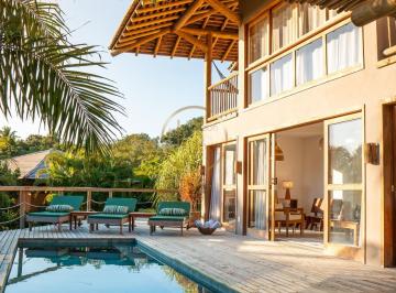 Casa · 136m² · 4 Quartos · 3 Vagas · Casa à Venda em Trancoso: 4 Suítes, 136m², Porto Seguro