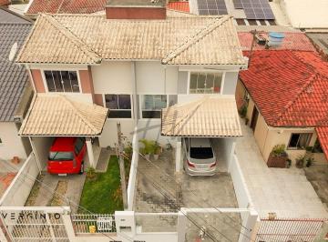 Casa · 130m² · 2 Quartos · 1 Vaga · Sobrado à venda no bairro Madri - Palhoça/SC