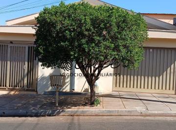 Casa · 172m² · 3 Quartos · 2 Vagas · Casa Padrão - Bairro José Sampaio com 3 dormitórios