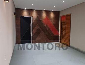 Casa · 182m² · 2 Quartos · 2 Vagas · LINDA CASA COM PISCINA EM AMERICO BRASILIENSE