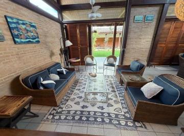 Casa de 4 quartos, São Sebastião · Casa na Praia do Guaeca com 4 dormitórios