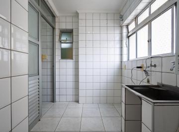 IMG_20260605_185044_000.jpeg · Funcional apartamento para venda em Vila Gumercindo com 3 quartos, sendo 1 suíte, 81m² - biashimizu#