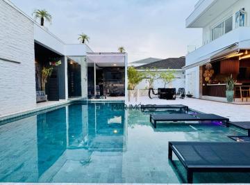 67d20c45b23f481436303b139acf3e6376f52a56 · Exclusiva Residência no Condomínio Jardim Acapulco – Guarujá