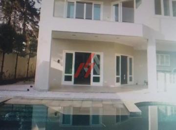 Foto 01 · Casa de luxo em condomínio para locação em Alphaville, Santana de Parnaíba-SP: 4 quartos, 4 suítes, 