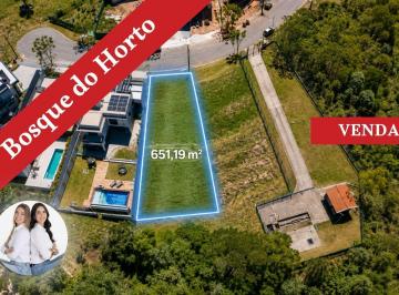 Terreno · 651m² · Condomínio Bosque do Horto - Terreno Condomínio Bosque do Horto – Declive acentuado e vista para a m