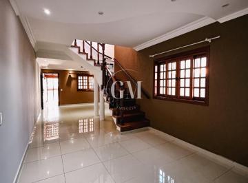 Foto 01 · Casa Sobrado com 3 quartos em localização privilegiada