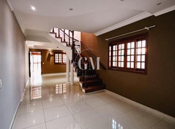 Foto 01 · Casa Sobrado com 3 quartos em localização privilegiada