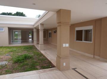 Casa de 4 quartos, Brasília · Casa 420m² com Piscina Aquecida e Energia Solar no Jardim Botânico