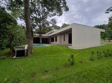 Casa de 4 quartos, Brasília · Casa Nova, com 550 m², 4 quartos e 3 suítes, no Condomínio Quintas do Sol.