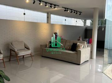 Casa · 199m² · 3 Quartos · 4 Vagas · Casa Residencial Alphaville 3 - Três Dormitórios