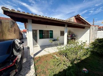 Casa de 2 quartos, Itanhaém · Casa com 2 quartos e espaço para piscina em Itanhaém.