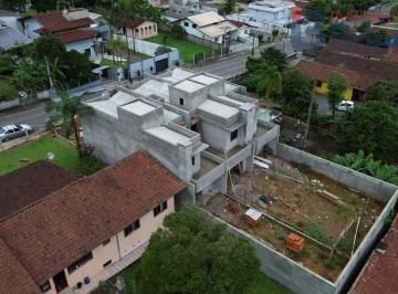 Casa · 136m² · 2 Quartos · 2 Vagas · Casa Geminada  unidade  1-  à Venda em Bom Retiro Joinville, 2 Quartos, 136m²