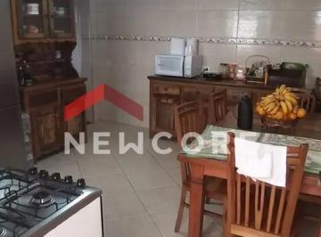 Casa · 300m² · 5 Quartos · 5 Vagas · Sobrado em Rua Espacial - Jardim Santa Tereza - Embu das Artes/SP