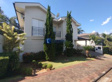 Casa · 215m² · 3 Quartos · 4 Vagas · Sofisticada Casa em Condomínio no Taquaral com 3 Suítes e Espaço Gourmet
