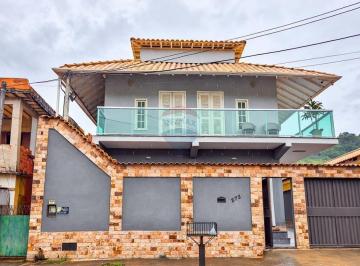 Casa · 308m² · 4 Quartos · 2 Vagas · Casa de Alto Padrão com 3 suítes e energia solar à venda no Bairro Pilões, em Três Rios-RJ