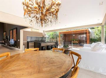 Casa de 6 quartos, São Paulo · Casa com 6 suítes e 619m² à venda em Alto de Pinheiros