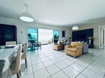 202503122130051557.jpg · Vendo apartamento, 181m², 4/4, varanda, 3 vagas. Barra.