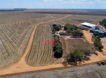 Vista aérea do complexo da sede com casas de funcionários, cantina e estrutura de apoio. · Fazenda 5.000 ha em Campo Novo MT | 13 Anos para Pagar