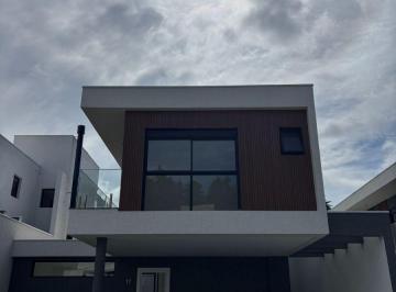 Casa de 4 quartos, Curitiba · Vendo Casa com 261 m² e 4 quartos à venda em Santa Felicidade