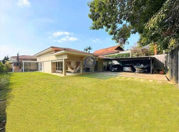 passárgada A - quintal gramado · Casa de alto padrão à venda no condomínio Jardim Passárgada A, Granja Viana, 3 suítes, 3 vagas e 308