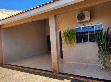 Casa de 3 quartos, Rio Verde · Casa à venda no Morada do Sol com 225 m² | 3 quartos (1 suíte) e piscina aquecida.
