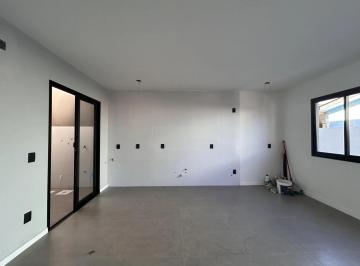 Apartamento · 80m² · 2 Quartos · 2 Vagas · Casa 2 Dormitórios com Suíte | Garagem para 2 Carros | Ótima Localização em Canoas