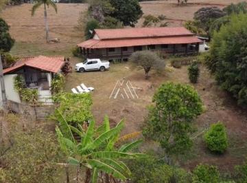 Fazenda á venda de 30 hectares com 04 quartos em Oliveira MG! · Fazenda á venda de 30 hectares com 04 quartos em Oliveira MG!