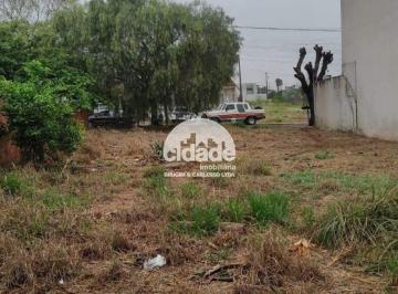 Terreno · 366m² · Terreno Amplo e Bem Localizado à Venda!