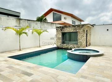 Casa · 760m² · 5 Quartos · 6 Vagas · Oportunidade - Casa em Condomínio - Residencial Reserva Paratehy - 5 Suítes - 390m².