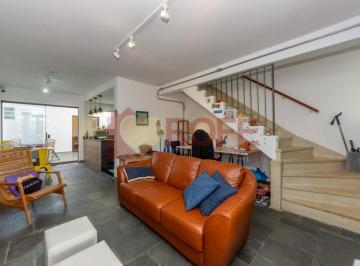 Casa · 117m² · 3 Quartos · 1 Vaga · Casa de Vila em Moema com 112m², próxima ao Shopping Ibirapuera e metrô Eucaliptos.