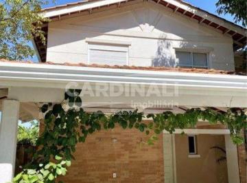 Casa · 270m² · 3 Quartos · 4 Vagas · Casa com 3 suites para Locação no Condomínio Reserva Bothanique no Jardim das Paineiras em Campinas