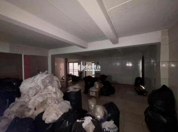 Comercial · 423m² · 5 Quartos · Casa comercial disponível para venda no bairro Centro em Uberlândia-MG.