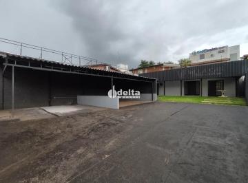 Comercial · 370m² · 1 Vaga · Casa comercial disponível para locação no bairro Vigilato Pereira em Uberlândia-MG